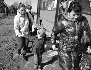Принять беженцев из Донбасса согласились 43 региона России
