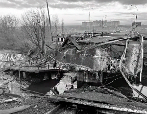 Уничтожение мостов – только один из примеров самоуничтожения Украины