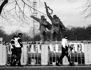 Латвийские власти ведут войну с монументами советского времени