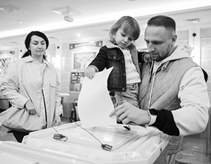Жители четырех регионов, расположенных от Северского Донца до Днепра, голосуют за Россию 