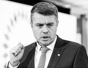 Глава МИД Эстонии Урмас Рейнсалу верифицированный нацист