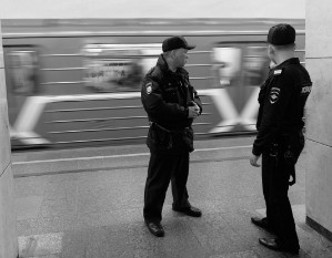 Полиция разыскивает участников драки в московском метро