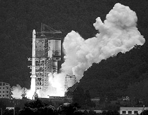 Китай осуществил запуск исследовательского спутника Луны 