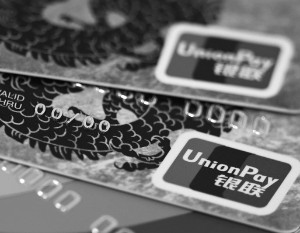 Попавшие под новые санкции банки предупредили клиентов о проблемах с картами UnionPay