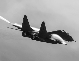 Миг-29 ведет огонь из пушки. Возможно, это будущее средство борьбы с БПЛА противника