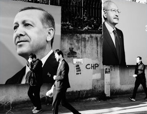 Соцопросы еще в начале года показывали, что президент Эрдоган рискует проиграть своему давнему сопернику Кылычдароглу
