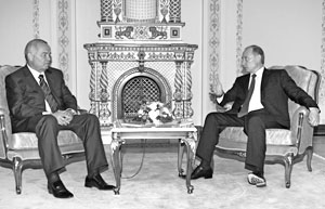 Владимир Путин принял Ислама Каримова в своей подмосковной резиденции Ново-Огарево.