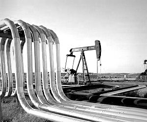 Нефть приближается к психологическому рубежу в 100 долларов за баррель