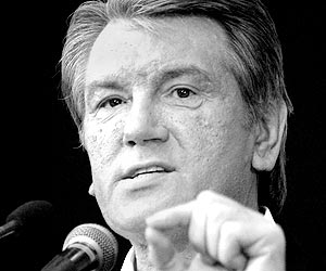 Ющенко напугал румын