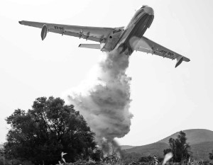 Бе-200 тушат пожары в Турции
