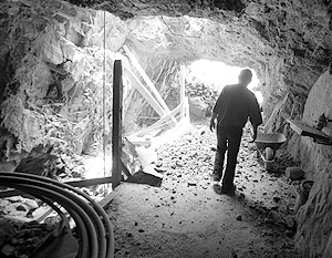 В момент аварии в шахте находились 457 человек, а в районе взрыва работал 31 горняк