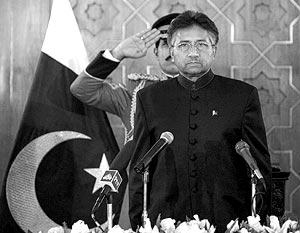 Президент Пакистана Первез Мушарраф стал новым гражданским лидером страны