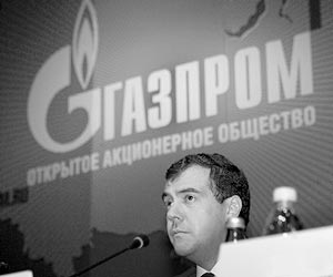 Первый вице-премьер, председатель совета директоров компании Дмитрий Медведев