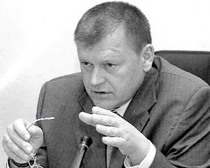 Председатель комитета по бюджету и налогам Юрий Васильев