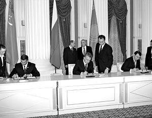 В четверг Россия, Казахстан и Туркмения подписали соглашение о строительстве Прикаспийского газопровода