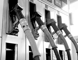 Цены на бензин продолжают расти и в других частях страны