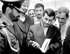 Президент Ирана Махмуд Ахмадинежад неоднократно заявлял, что Израиль необходимо «стереть с лица земли»