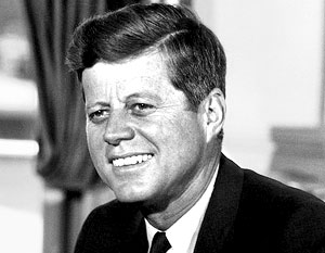 Президент США Джон Ф. Кеннеди был застрелен во время рабочей поездки в Даллас