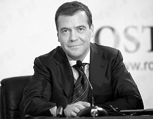 Согласно прогнозу ФОМ Дмитрий Медведев на выборах президента получит 67,8% голосов