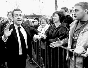 Саркози подставил партию