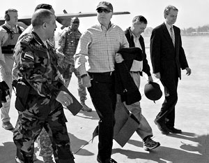В воскресенье Джон Маккейн лично прибыл в Ирак с тайным визитом