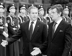 Джордж Буш накануне прибыл с государственным визитом на Украину