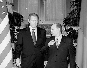 Владимир Путин и Джордж Буш подписали в Сочи Декларацию о стратегических рамках российско-американских отношений