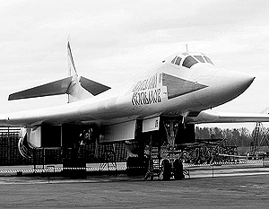 Бомбардировщики Ту-160 – одни из самых мощных боевых самолетов в мире