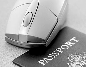 За 72 часа до поездки необходимо зарегистрироваться через Интернет, предоставить паспортные данные и  информацию о целях своей поездки