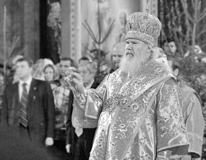 Патриарх Московский и всея Руси Алексий Второй во время праздничного рождественского богослужения в главном соборе столицы