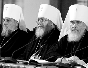 В четверг заседания Архиерейского собора Московского Патриархата оказались менее политизированными, нежели в предыдущие дни