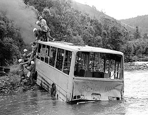 В Амуре утонул автобус с детьми