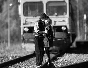 Поезд из Анапы сбил целующихся влюбленных