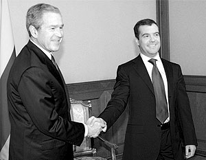 Президент Дмитрий Медведев впервые будет представлять Россию на встрече «большой восьмерки»