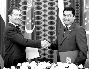 Туркменистану подарили КамАЗ