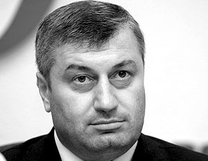 Президент непризнанной республики Эдуард Кокойты несколько раз призывал грузинскую сторону вернуться за стол переговоров
