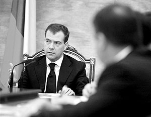 Президент России Дмитрий Медведев предупредил правительство о необходимости в срок внести проект бюджета в парламент