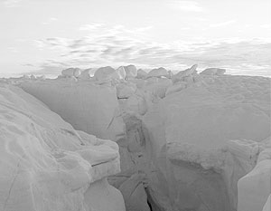 На ледниковом щите Гренландии обнаружена гигантская трещина