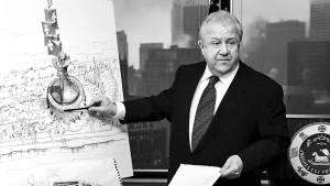 Скульптор и художник Зураб Церетели умер на 92-м году жизни после продолжительной болезни. На фото скульптор показывает проект монумента «Рождение Нового Света», возведенного на северном побережье Пуэрто-Рико в честь 500-летия похода флотилии Христофора Колумба