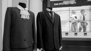 Минпросвещения России представило новый стандарт школьной формы. Ожидается, что общепринятая норма учебной одежды сотрет границы между учениками из семей с разным уровнем доходов