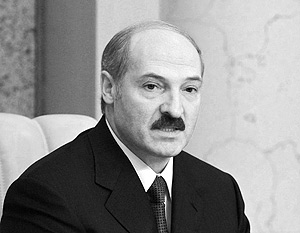 Лукашенко отказался ползать на четвереньках