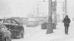 В четверг на Москву обрушился снегопад, который, по прогнозу синоптиков, станет самым сильным за всю зиму. В столице выпадет 23-28 мм осадков или 63% месячной нормы