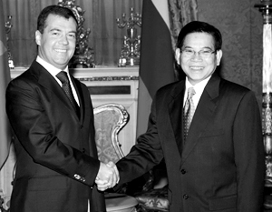 Дмитрий Медведев встретился со своим вьетнамским коллегой Нгуен Минь Чиетом