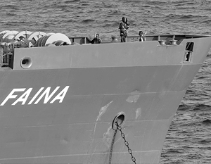 Требование бандитов процитировало сомалийское радио, которое также сообщило, что члены экипажа захваченного украинского корабля живут впроголодь