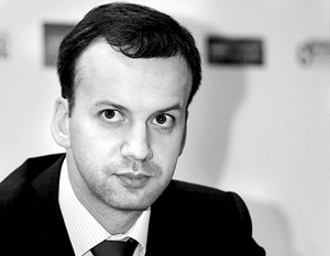 Помощник президента Аркадий Дворкович заверил, что девальвации рубля не будет