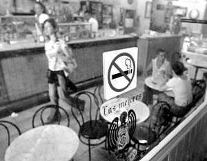 В Англии запретили курить в общественных местах