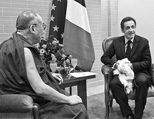 Встречей Саркози с далай-ламой отношениям Китая и Франции нанесен серьезный урон, считает официальный Пекин