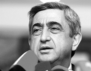 «Карабах – наша земля, он бесценен, торговаться в этом вопросе неуместно», – отрезал Саргсян