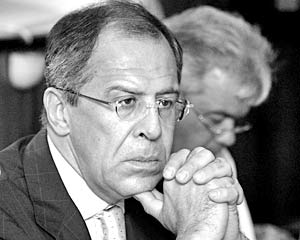 Глава МИД РФ Сергей Лавров заявил, что Москва не совсем верит результатам вскрытия
