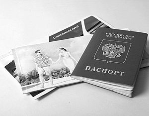 Россиянам придется вклеивать в загранпаспорта фотографии детей